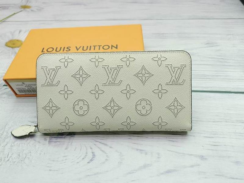 LV Wallets 72